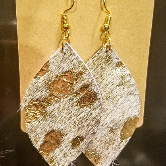 Acid-washed Leather/cowhide Earrings - Picture 3 of 3